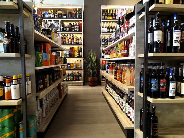 κεντρικες ραφιερες ανακαινιση καταστηματων