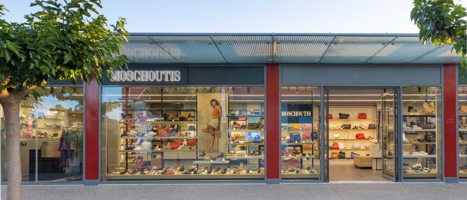 Ανακαίνιση Καταστήματος υποδημάτων Moschoutis