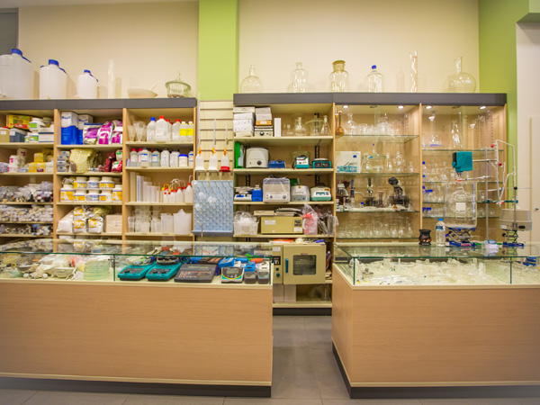 Ανακαίνιση Καταστήματος Χημικών Προϊόντων 