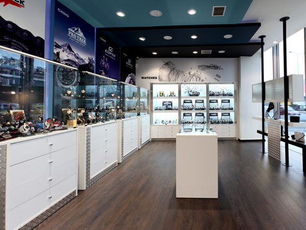 ανακαίνιση καταστηματος με ωρολόγια