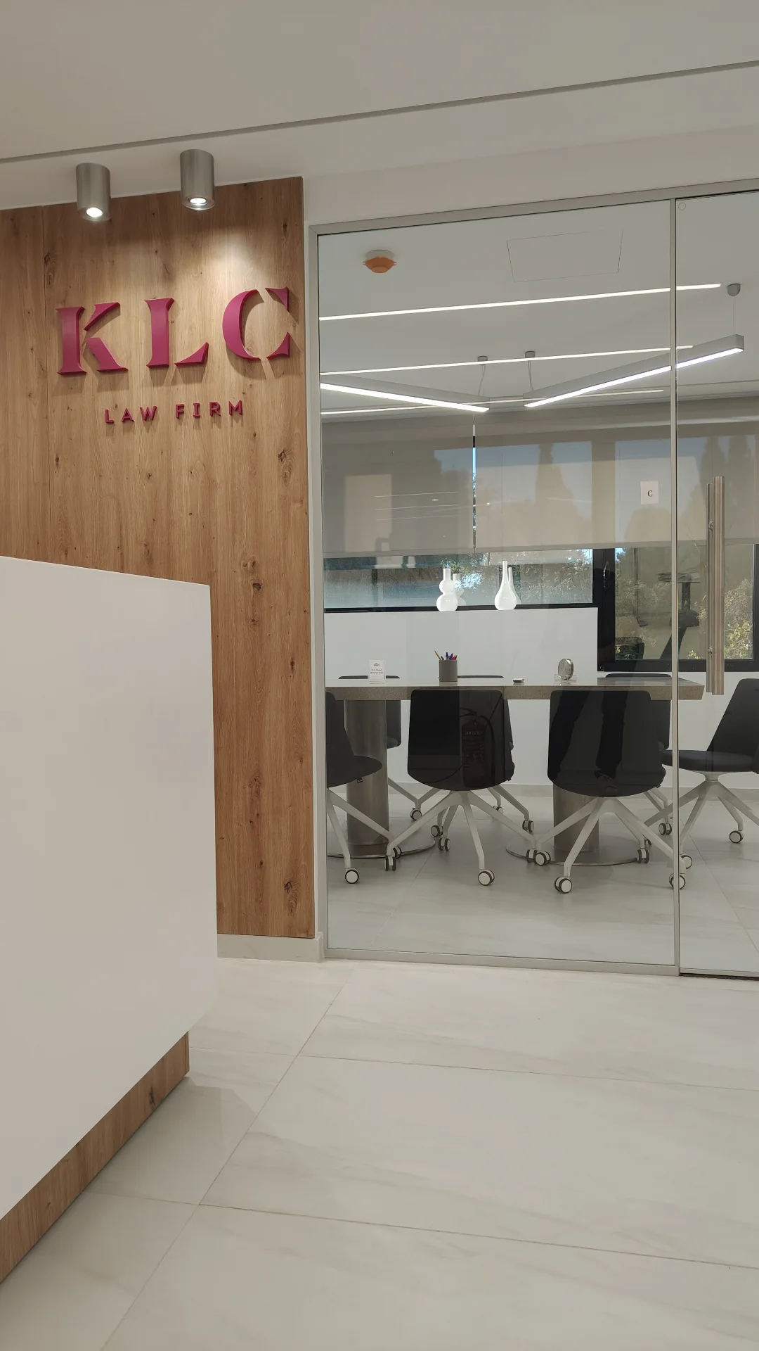 Reception edge και consultation room — KLC Law Office