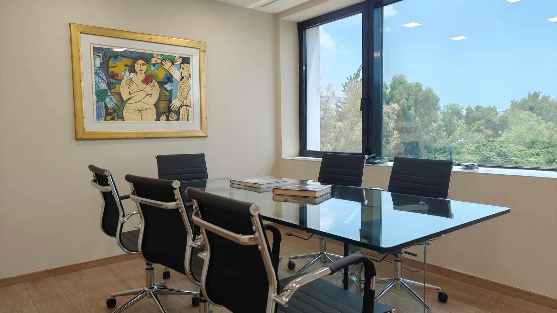 Meeting room και τέχνη — Rokas Law Firm