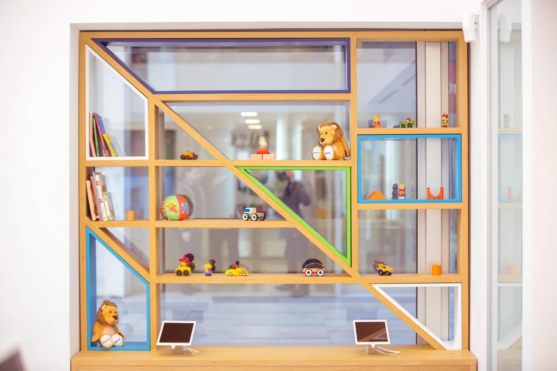 Signature M-shelf — Medtronic